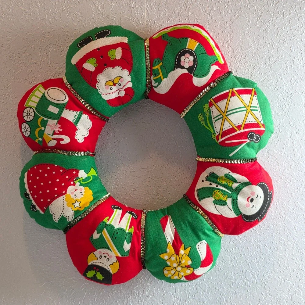 Vintage Handmade Stuffed Fabric Christmas Wreath Sequin Red Green Santa Snowman